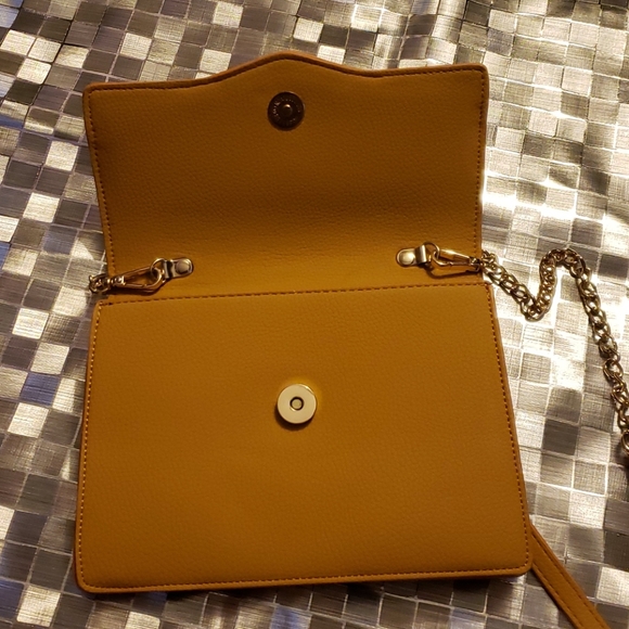 Urban Expressions Crossbody - Picture 3 of 6